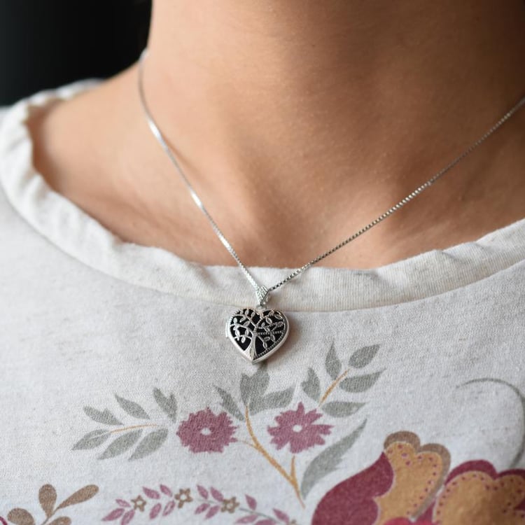 Medailon se stromem 15060