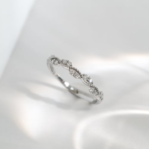 Něžný eternity prsten s diamanty Britton