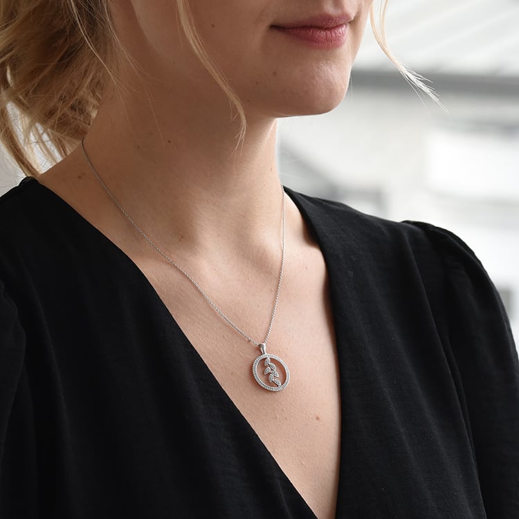 Diamantový přívěsek s lístky 70159