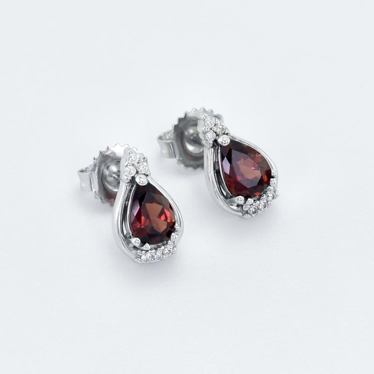 Granátové slzy v elegantních náušnicích Chante 43683