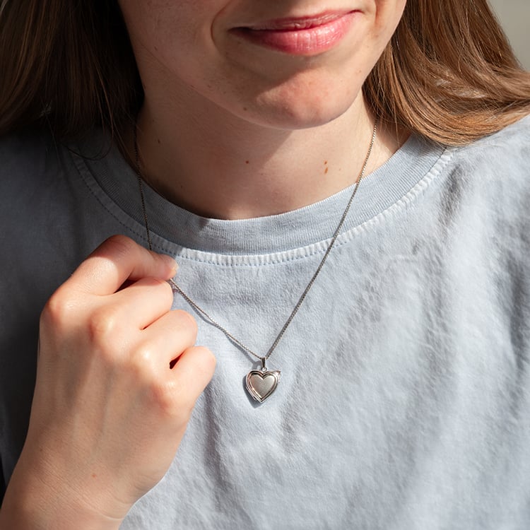 Stříbrný otevírací medailon srdce 140706