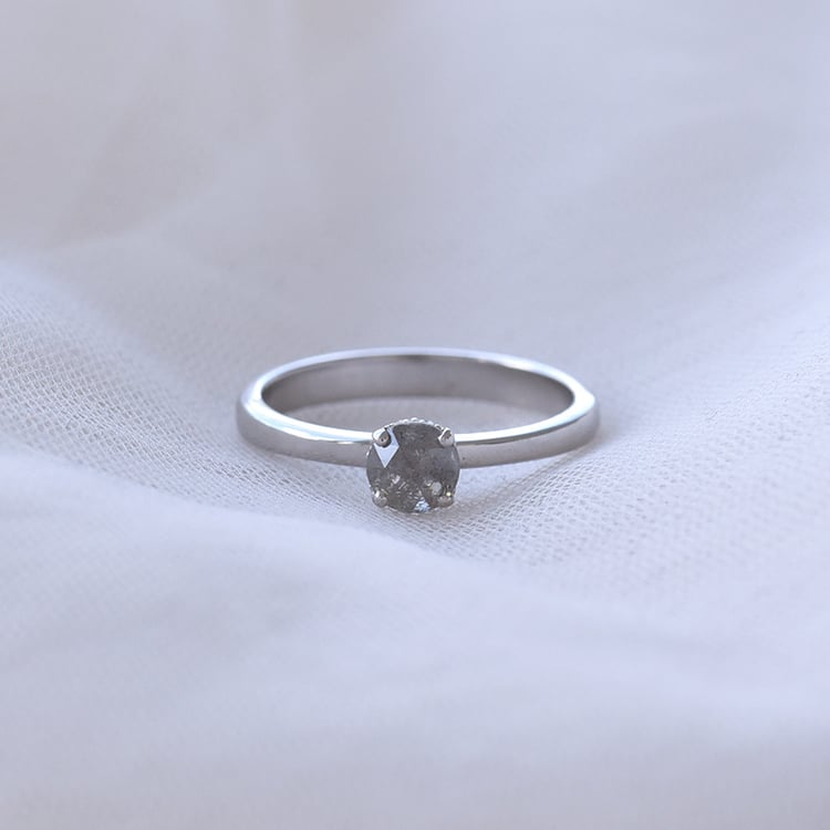 Prsten se salt'n'pepper diamantem 66984