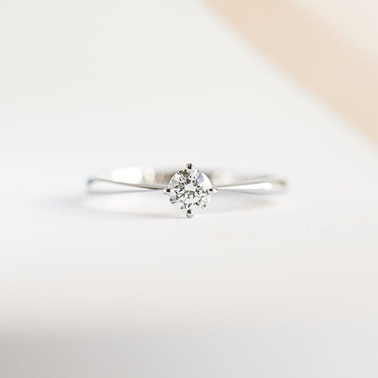 Zásnubní prsten s diamantem Sevati 145576