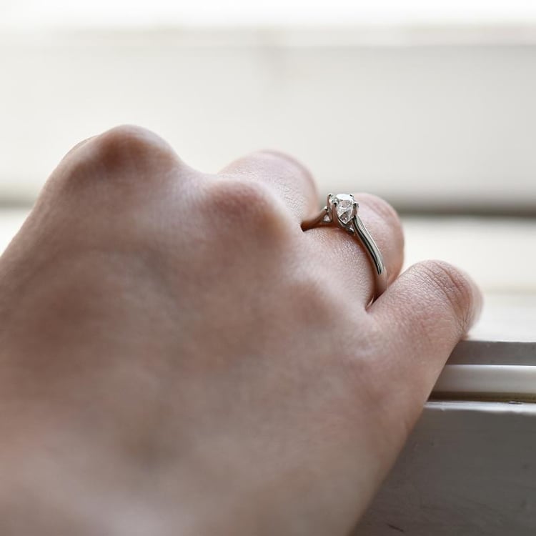 Prsten ze zlata s diamantem 42737