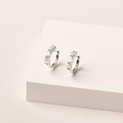 Zlaté kruhové náušnice s přírodními diamanty Tejal