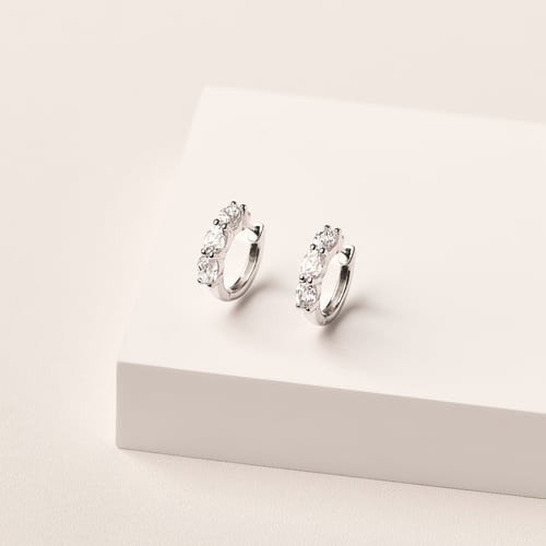 Zlaté kruhové náušnice s přírodními diamanty Tejal