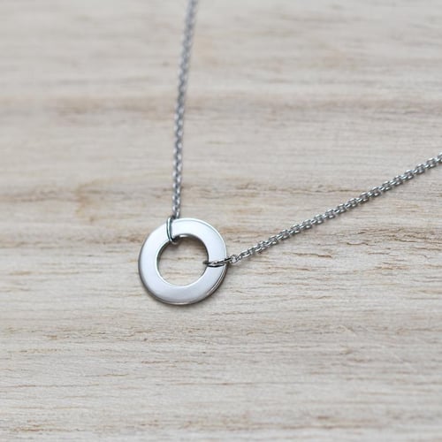 Stříbrný kruhový náhrdelník s diamantem Emelda