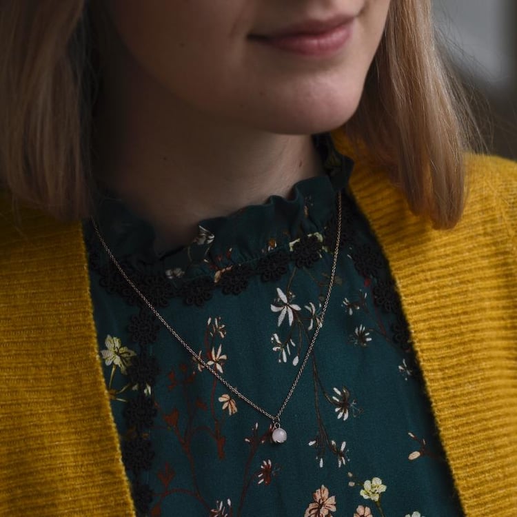 Zlatý náhrdelník s růženínem 50542