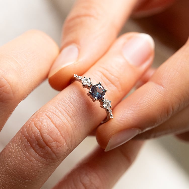 Zásnubní prsten s lab-grown alexandritem a diamanty Willa 146050