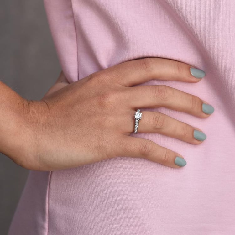 Platinový zásnubní prsten s diamanty 47581