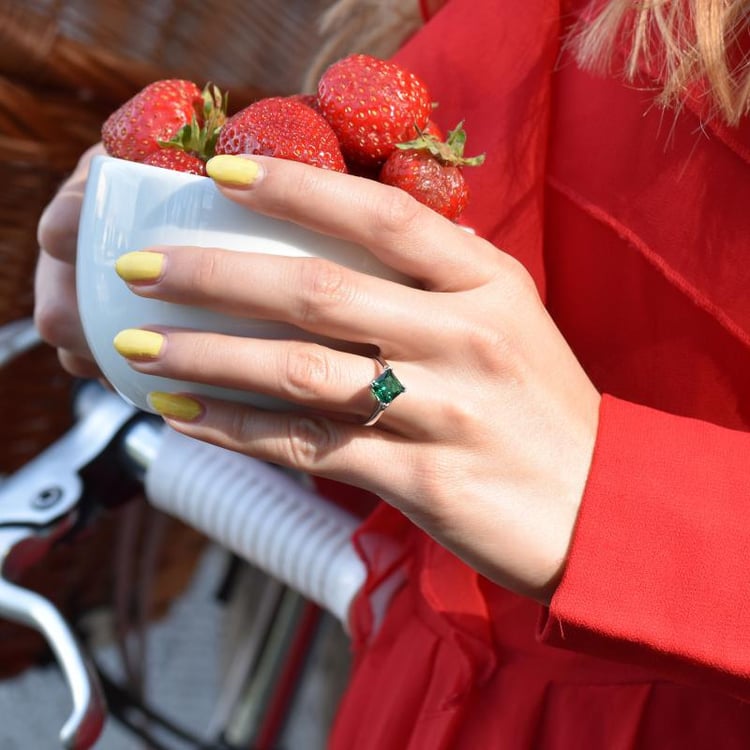Smaragový stříbrný prsten 11097