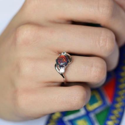 Stříbrný prsten s černým opálem Jimena