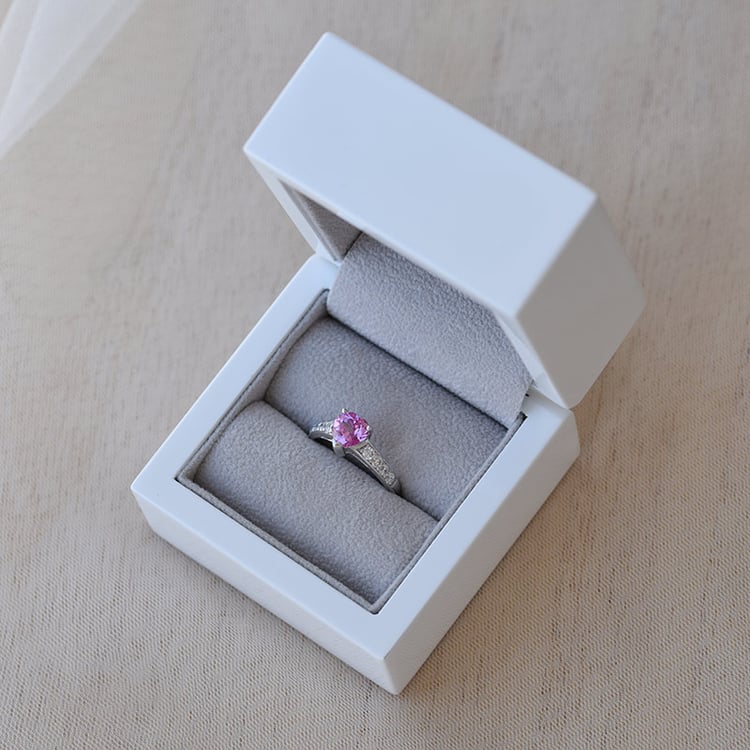 Nádherný safír v prstenu 65363