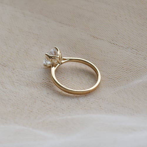 Zásnubní prsten s moissanitem a diamantem Hleene
