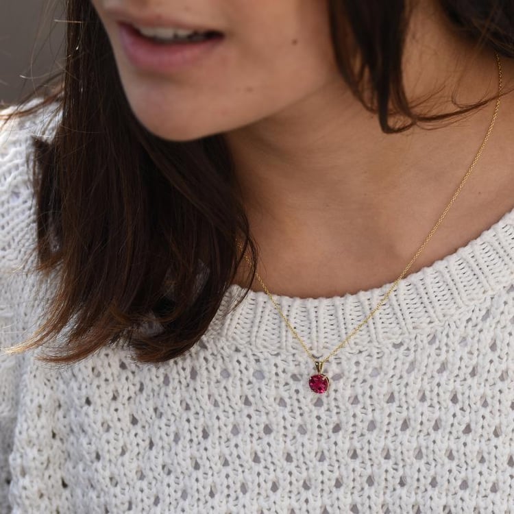 Náhrdelník s okrouhlým rubínem 47876