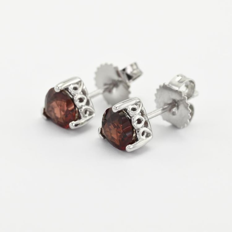 Stříbrné náušnice s granáty 46844