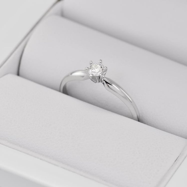 Zlatý prsten s diamantem 38258