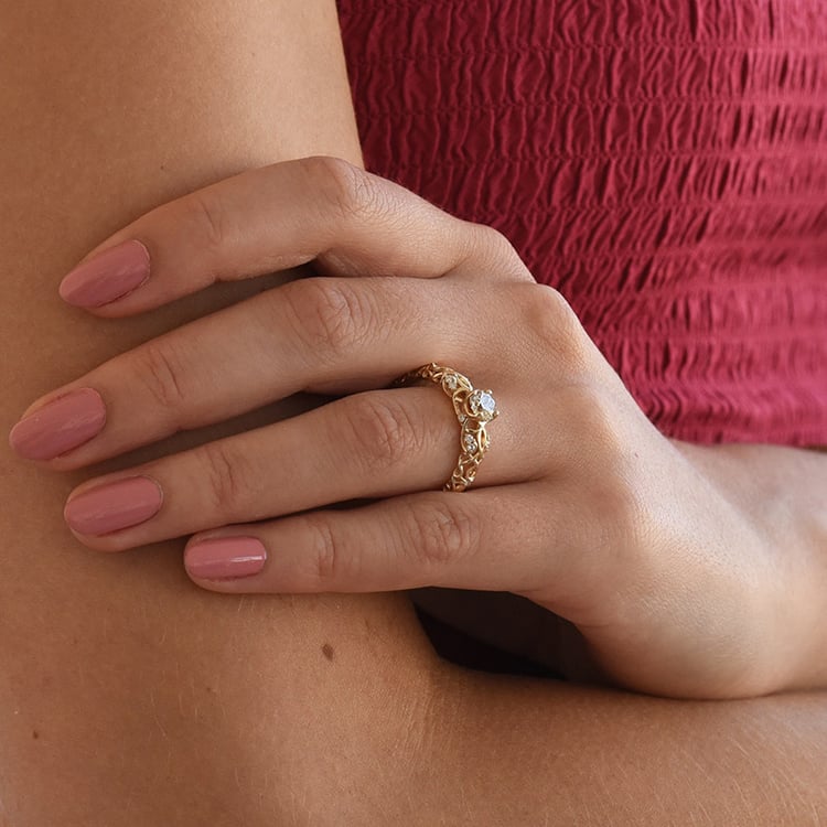 Zlatý prsten s diamanty 70229