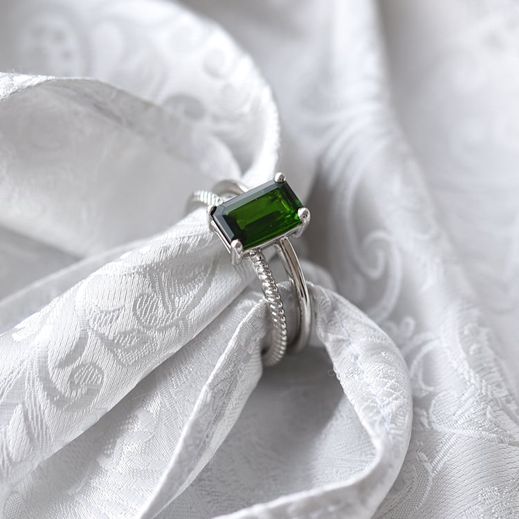 Platinový prsten s diopsidem 58777