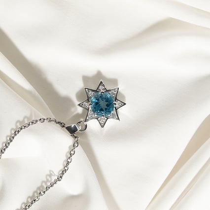 Stříbrný přívěsek s topazem a zirkony ve tvaru hvězdy Bohemia