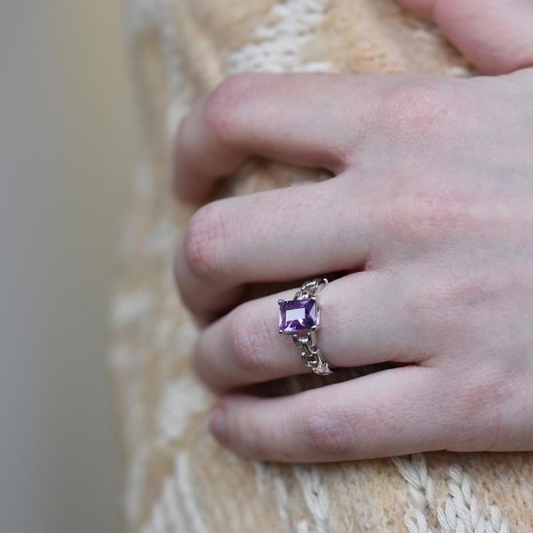 Ametyst v nádherném stříbrném prstenu Caylea 16513