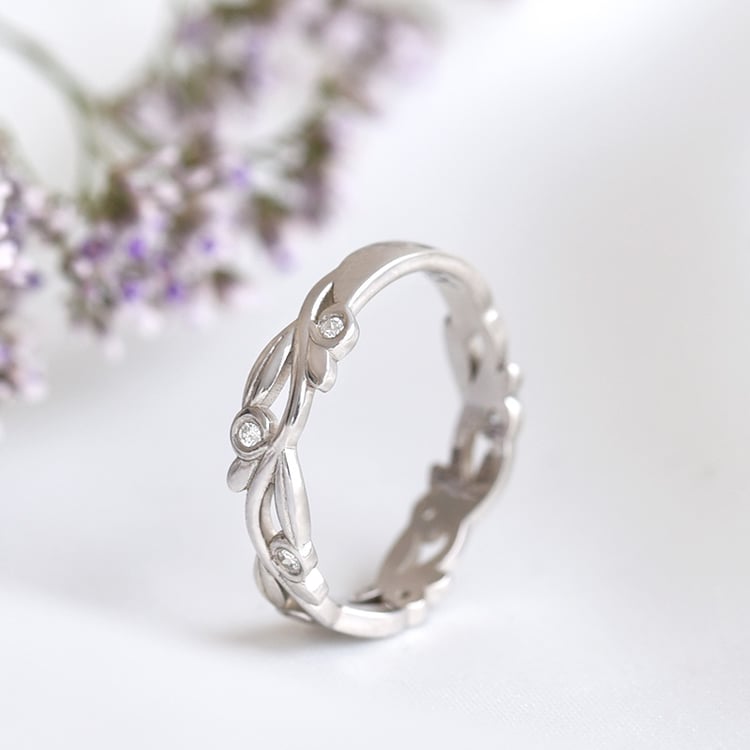 Jemný prsten ve tvaru lístečků s lab-grown diamanty Emery 105680