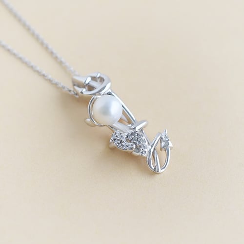 Stříbrný čert s perlou a lab-grown diamanty Devil