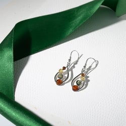 Visací stříbrné náušnice s jantary Keana