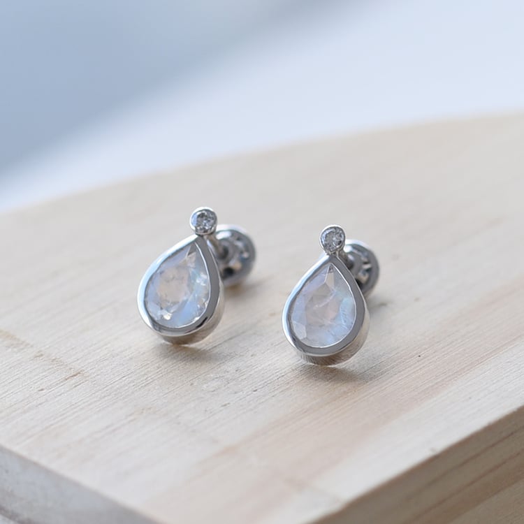 Zlaté náušnice s pear měsíčními kameny 65611