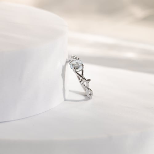 Prsten s cabochon akvamarínem a diamanty Makena