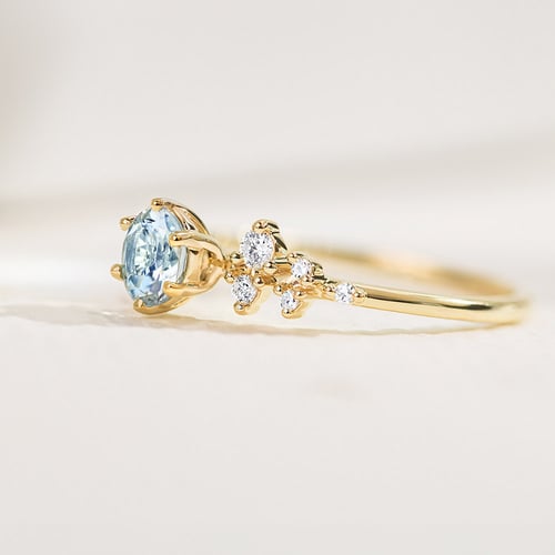 Zásnubní prsten s akvamarínem a diamanty Olha