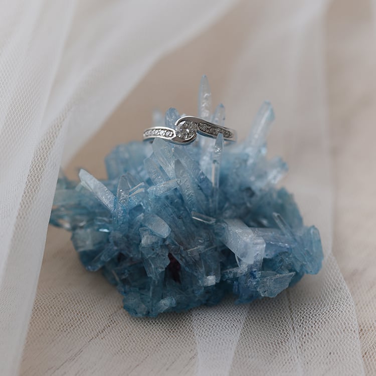 Zásnubní zlatý prsten 75742