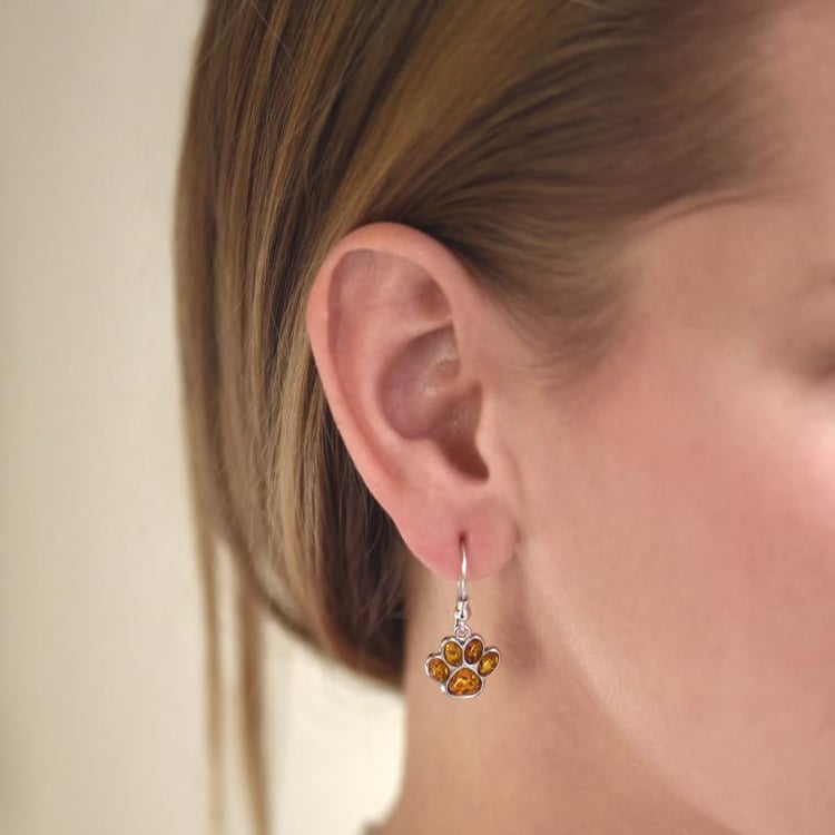 Visací stříbrné náušnice s jantarovými tlapkami 52055