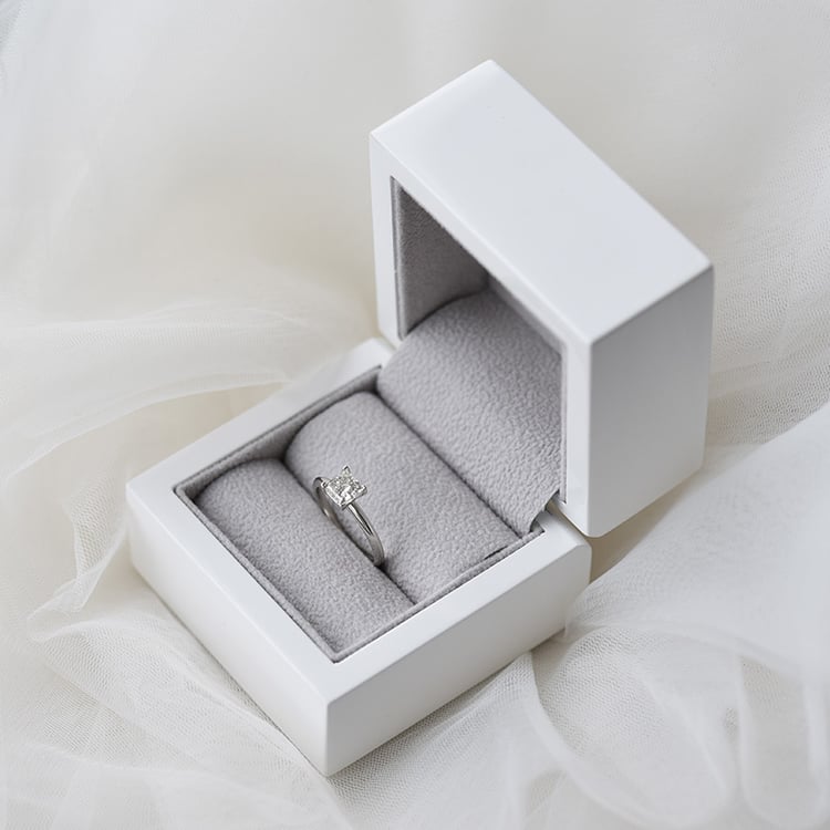 Prsten s princess diamantem 62999