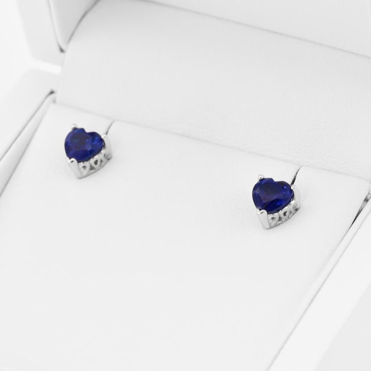 Safírový čtyřlístek ve stříbrném náhrdelníku 5702