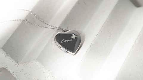 Symbolika šperků: Vzpomínky ukryté v medailonku vám zůstanou napořád