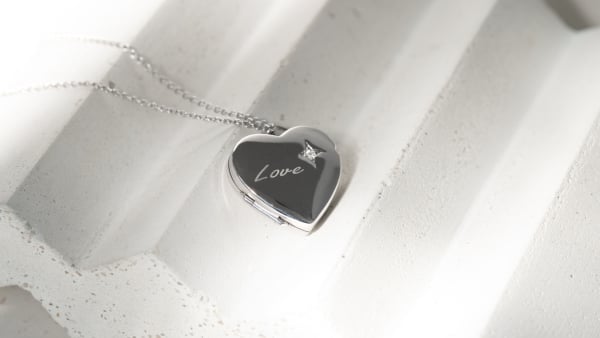 Symbolika šperků: Vzpomínky ukryté v medailonku vám zůstanou napořád