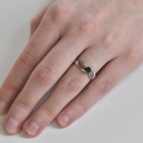 Zásnubní prsten s černými diamanty Ewie