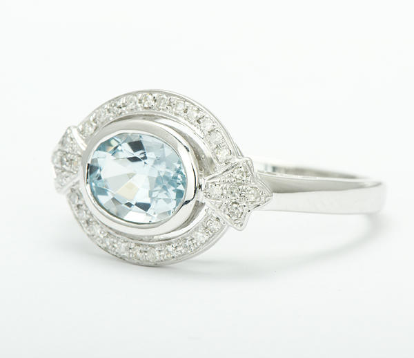 Zlatý prsten s akvamarínem 6172