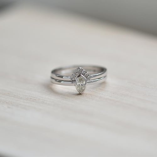 Zlatý zásnubní set prstenů s marquise certifikovaným diamantem Eliwa