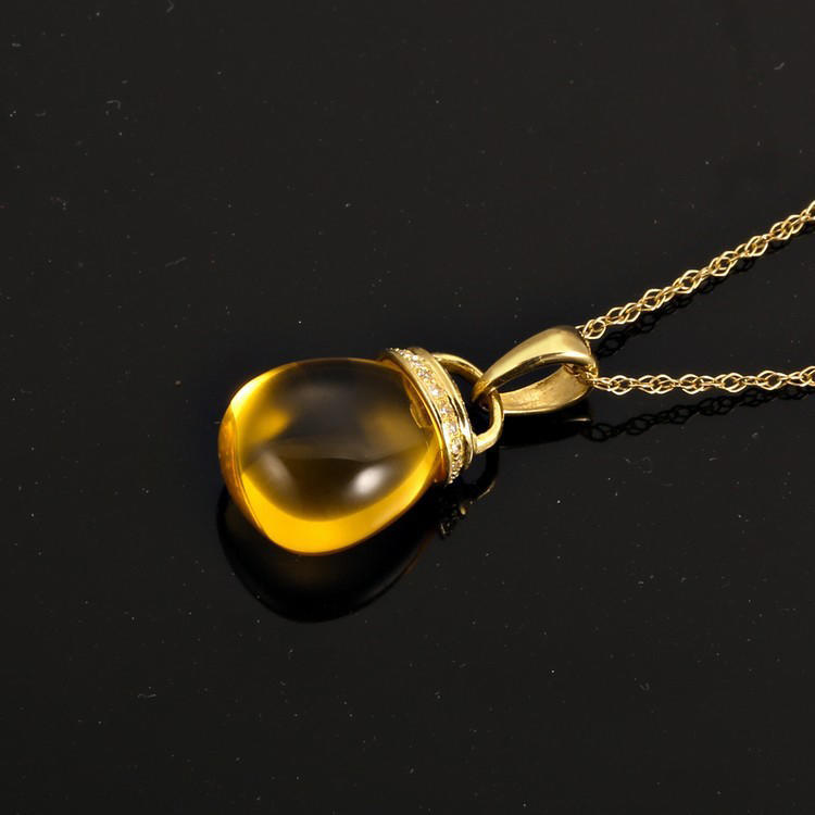 Jiskřivý citrín ve zlatém náhrdelníku 8509