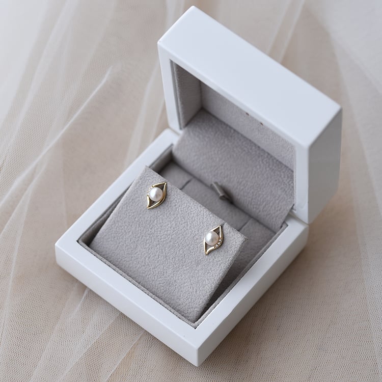 Elegantní perlové náušnice 61629