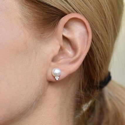 Bílé perlové náušnice se zirkony Jolene