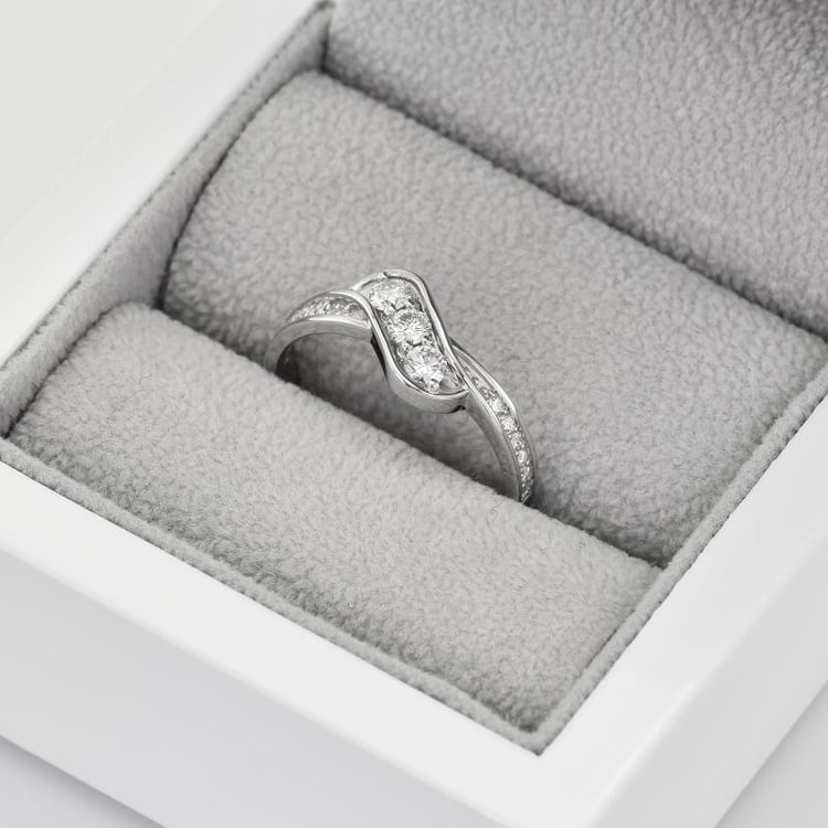 Diamantový zlatý prsten 75944