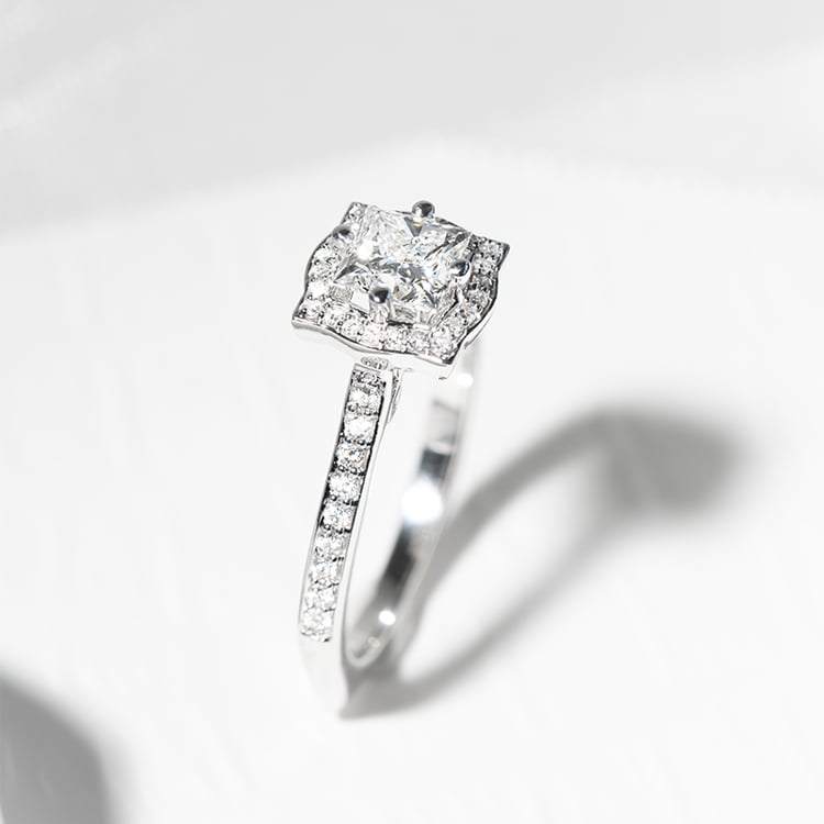 Halo zásnubní prsten s princess diamantem Imogen 126100