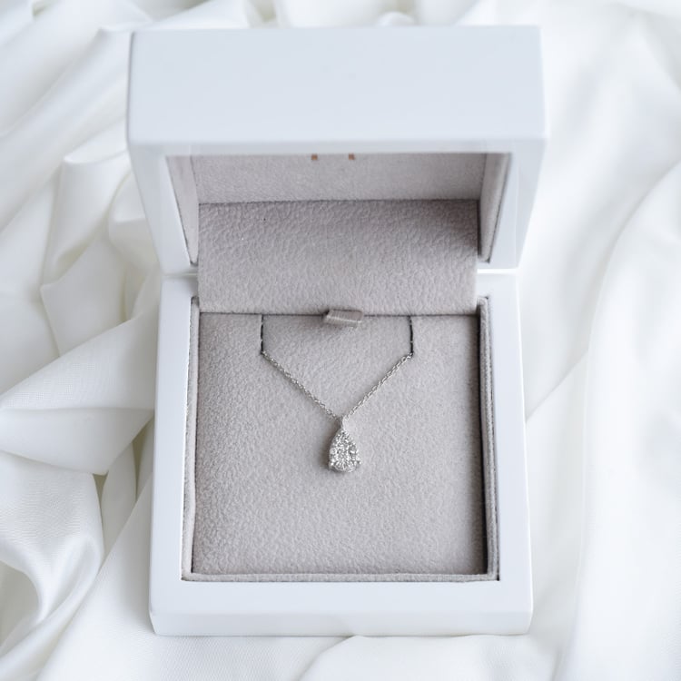 Diamantový přívěsek z bílého zlata 86037