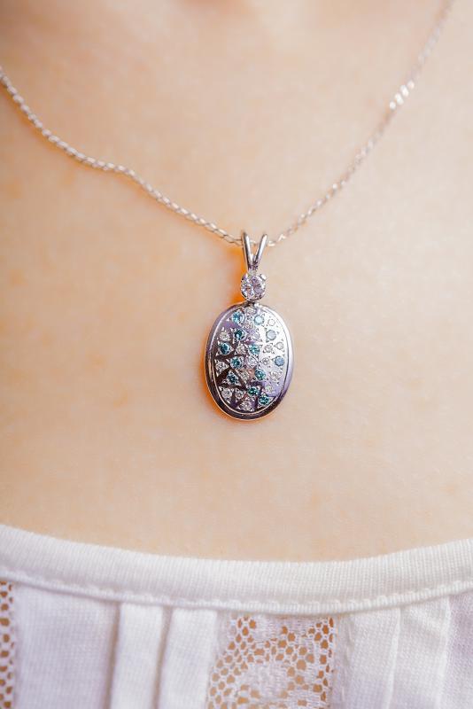  Zlatá souprava s bílými a modrými diamanty Ashanti 3443