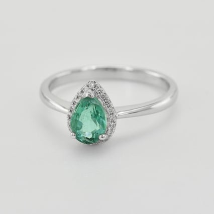 Smaragdový prsten s diamanty Disha