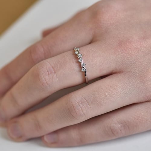 Zlatý prsten se šesticí diamantů Adidio