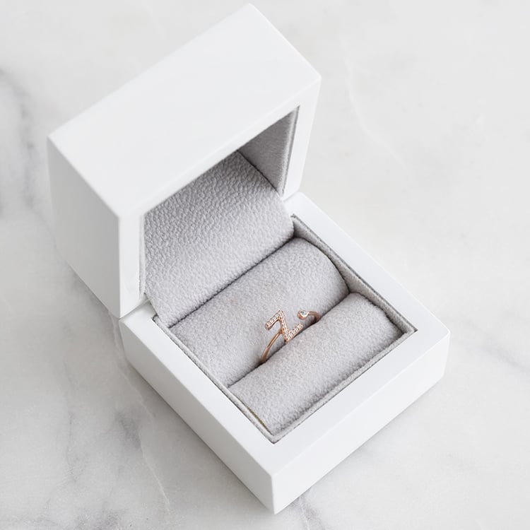 Prsten s písmenem a diamanty 88780